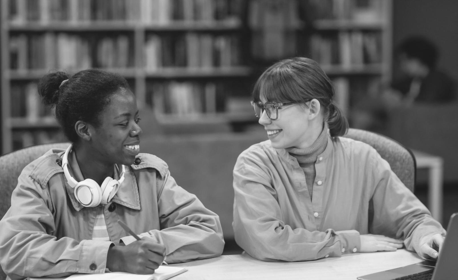 Analyse financière détaillée sur écran avec graphiques de trésorerie